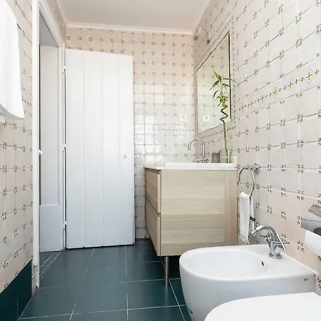 Spacious In Rato With Terrace * Lissabon