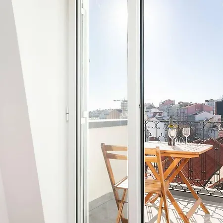 Spacious In Rato With Terrace Lisboa