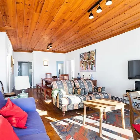 Apartamento Spacious In Rato With Terrace Lisboa