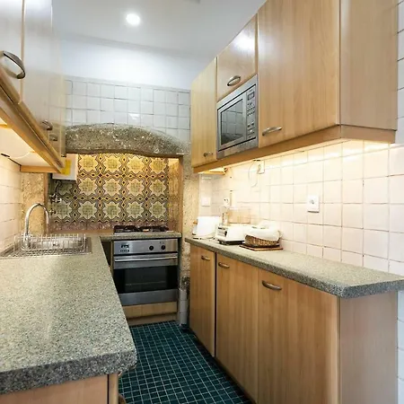 Spacious In Rato With Terrace