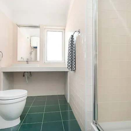 Spacious In Rato With Terrace * Lissabon