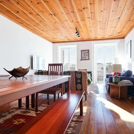 Lägenhet Spacious In Rato With Terrace Lisboa