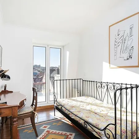 Spacious In Rato With Terrace *